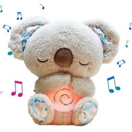 Gevulde pluche dieren Kawaii Koala Soothing Music Plush Toy Baby Sleep Companion Sound en Light Doll Breathing Movement Koala Bear Toy Gift D240520