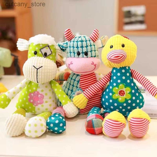 Animaux en peluche Kawaii Peluches d'agneau Patchwork Tissu Poupées de chiffon Vache Poulet Chat Peluche Jouets Décoration de chambre Cadeaux pour enfants Amis Whosas L240320