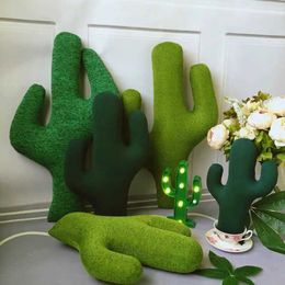 Peluche Animaux En Peluche Nordique Cactus Oreiller Creative Cactus Plante En Peluche Jouet En Forme D'oreiller Décoratif Lit Canapé Coussin Canapé Décoration HKD230706