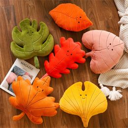 Animaux En Peluche En Peluche Variété Feuilles Oreiller En Peluche Kawaii Feuille D'érable Feuille De Ginkgo Feuille Verte Poupées En Peluche En Peluche Plante Douce Coussin Pour La Maison Canapé Décor HKD230706