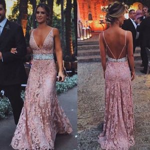 Prachtige backless avondjurken diepe v-hals mouwloze kristallen kralen taille vintage kant applicaties lange formele prom feestjurken