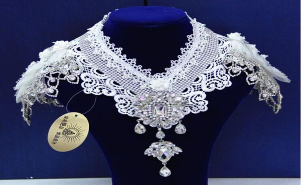 Superbe chaîne d'épaule pas cher col haut dentelle Appliques Noble cristal collier de mariée tempérament perles accessoires de mariage 3063097