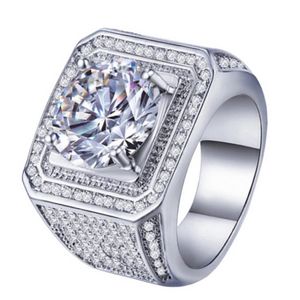 Superbes bijoux de mode faits à la main en argent sterling 925 populaire coupe ronde topaze blanche CZ diamant pierres précieuses complètes hommes bague de mariage cadeau