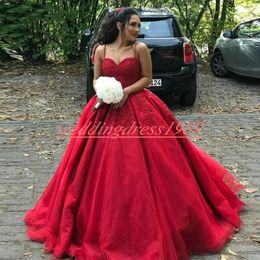 Superbe Dentelle Bretelles Spaghetti Robes De Mariée Rouges Plus La Taille Sans Manches Robe De Novia La Mariée Dit Mhamad Ball Robe De Mariée Formelle A-Line