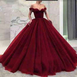 Prachtige off -schouderjurken lieverd volumineuze plooien rok begraven vloer lengte quinceanera ball jurk gala vestido de