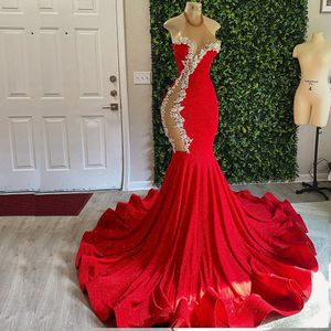 Impresionantes vestidos de graduación de sirena con cuello Halter rojo, vestidos de graduación con recortes brillantes, tren de barrido con cuentas, vestido de fiesta negro para niñas