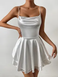 Verbluffende witte sensatie: sexy Europees-Amerikaanse spaghetti-riem Backless asymmetrische mini-jurk