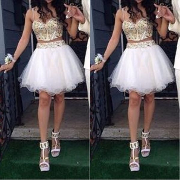 Impresionante vestido corto de dos piezas para fiesta de bienvenida, dorado y blanco, piedras doradas de lujo, tirantes finos, vestidos de graduación hechos a medida de alta calidad