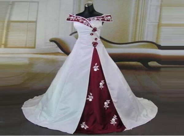 Impresionante vestido de novia blanco y burdeos Apliques hechos a mano vintage fuera del hombro Satén Una línea Vestidos de novia Vestido de Noiva7763090