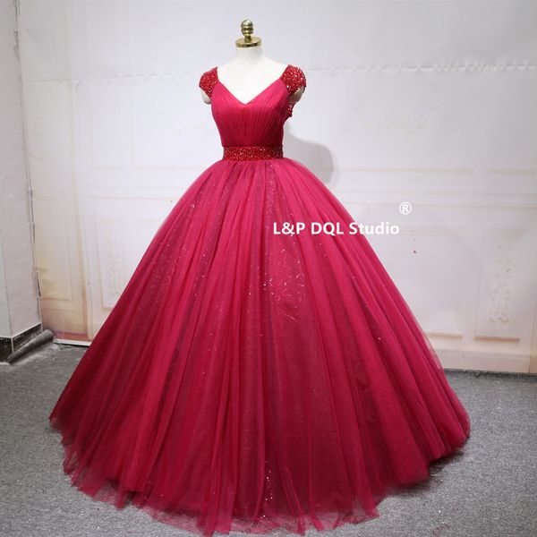 Impresionante vestido de fiesta rojo vino Vestido de fiesta Espalda abierta con pliegues de vendaje Tul con lentejuelas brillantes Rebordear Vestidos de noche Vestidos de alfombra roja