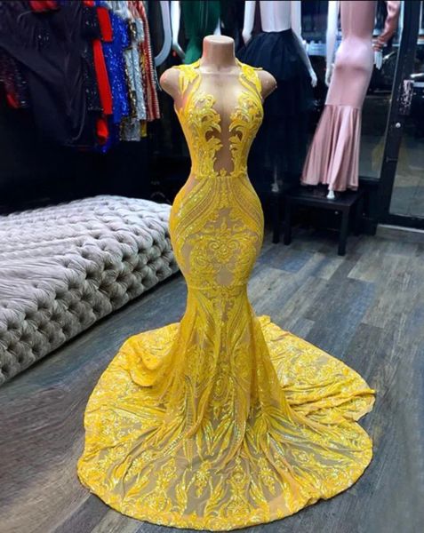 Superbes robes de bal de sirène jaune nouvelles filles noires rencontrées robes de soirée de gala pure bijou cou dentelle appliques robes de bal Bc18398