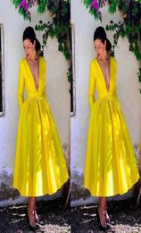 Superbe longueur de thé jaune Deep V Neck Prom Party Robes Homecoming Robes avec poches Satin a frappé un cocktail de ligne Dres 3108473