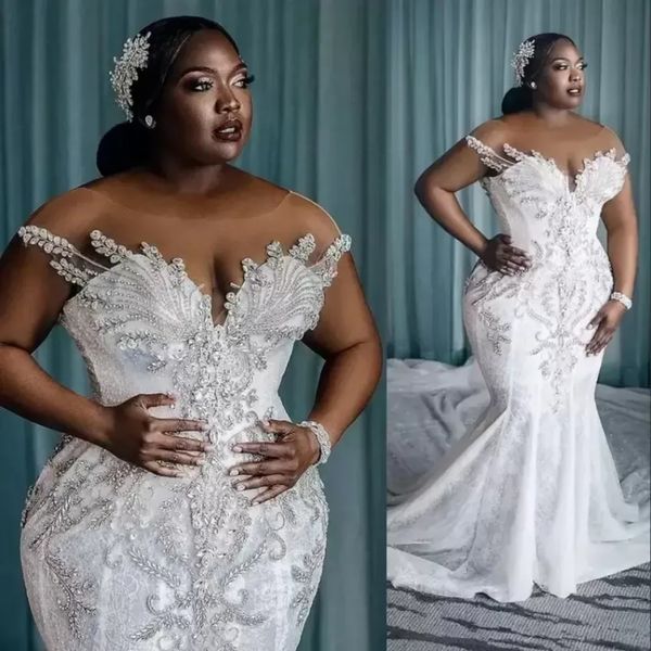 Stunningbride 2024 Africain Arabe Charmante Sirène Roches de mariée Illusion Applications en dentelle complète Crystal Per perle Cap Sleeves Chapelle Train Forme Bouilles nuptiales