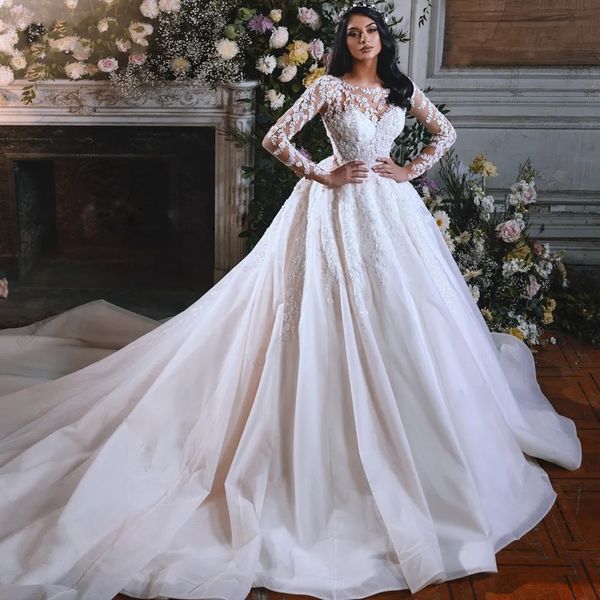 Superbe robe de mariée princesse blanche élégante, col rond, perles brodées, manches longues, robes de mariée avec traîne, 2024