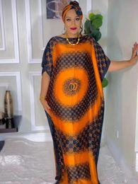 Stijl mode oversize Afrikaanse vrouwen kleding Dubai dashiki abaya gratis maat afdrukontwerp met sjaal losse lange jurk 240315