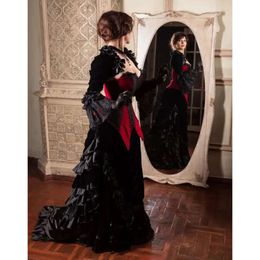 Stijl gotische steampunk Victoriaanse vampier korset bruiloft veet lange mouwen kwaadaardige koningin speciale ocn jurk zwarte en rode vintage bruidsjurken gelaagd