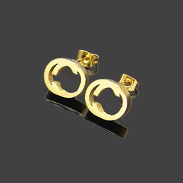 Style Hollow Extravagant Men Studs Classic Simple Oreing Bringon 316l Steel Sier G Lettre élagante Femmes Stud Orees Boucles de mode Bijoux