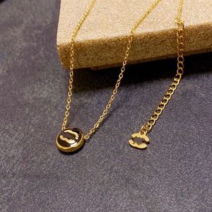 Style de luxe Designer Double Lettre C Pendentif Colliers canal classiques Pull Collier pour Femmes De Noce Bijoux Accessoires