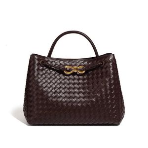 Style corde en métal boucle tissé sac fourre-tout sac à main à bandoulière pour les femmes 240328