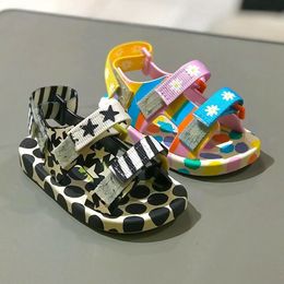 Stijl Mini Melissa Boy en Girl's Summer Sandals Fashion Children Jelly Baby Beach Shoes HMI083 230613