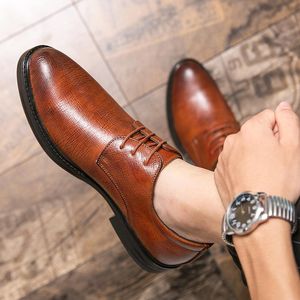 Stijl puntige teen Britse oxfords mannen kleden veter op echte geïmporteerde mode casual lederen schoenen mannen 9575
