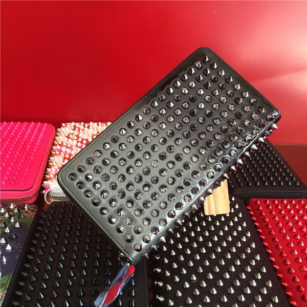 Stil Rote Unterseite Geldbörsen Paneled Spiked Clutch Frauen Patent Echtes Leder Mischfarbe Nieten Tasche Kupplungen Dame Lange Geldbörsen mit SP3020