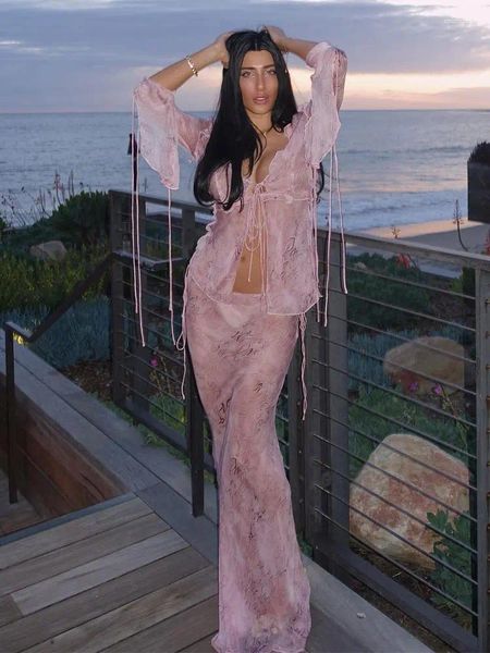 Style sexy rose avant en bois ouvert Ereille à lacets Top imprimé 2024 Couverture de bikini robe haute de taille élevée A2586