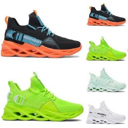 Style241 39-46 Fashion Breathable Mens Womens Running Shoes Triple Black White Green Shoe Outdoor Men Femmes Designer Sneakers Sport Trainers Oversize