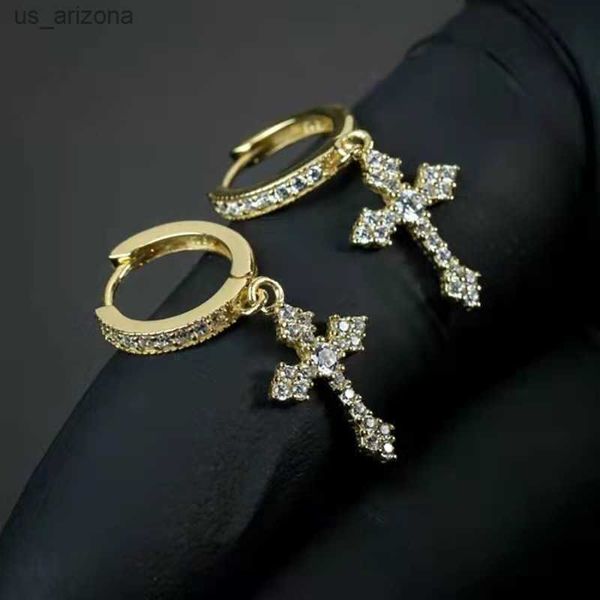 Elegantes pendientes de gota en forma de cruz de flecha para mujeres/hombres deslumbrante cristal Zirconia Hiphop fiesta mujer/hombre pendientes de moda L230620