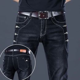 Stijlvolle zwarte luxe heren Koreaanse streetwear punk mode comfortabele stretch jeans slim fit rechte pijpen casual denim broek 240113