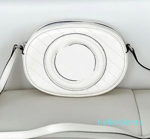 Élégante garniture ronde en cuir entrelacé doublée de coton à l'intérieur d'une poche ouverte bandoulière haute fermeture éclair mini sac à dos ouvert et fermé