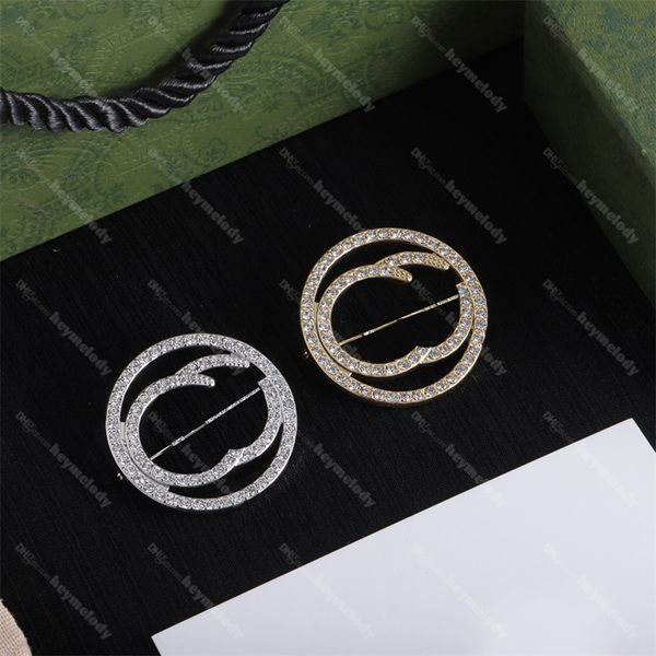 Élégant Designer Lettre Broches Golden Diamond Lettres Pins Femmes Cristal Broche Bijoux Avec Boîte