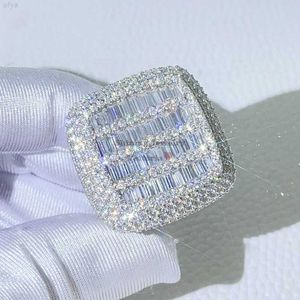 Hommes Gra certifiés élégants Iced Out Hip Hop Vvs Diamond Moissanite Rings Emerald Cut