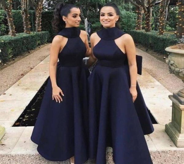 Elegantes vestidos de dama de honor con cuello alto Sexy ALine Sin mangas Arco Cremallera Volver 2019 Vestido de fiesta Hasta el tobillo Satén Personalizado dama de honor7927307