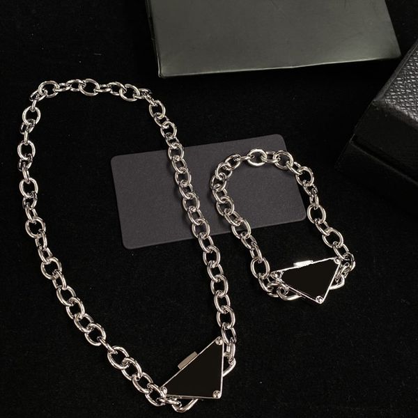 Élégant Hip Hop Collier Ras Du Cou Déclaration Collier Argent Chaîne Épaisse Hommes Femmes Designer De Luxe Triangle Lettre Chunky Lien Bracelet Bijoux Accessoires