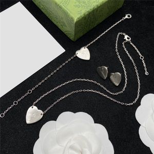 Collares con colgante de amor con estilo, pendientes de plata con corazón de melocotón, letras para mujer, sellos de acero, pulsera, conjuntos de joyería con caja