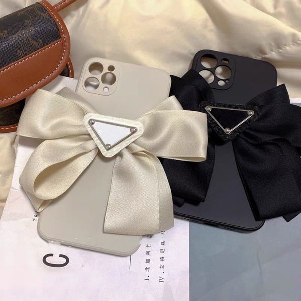 Étui de téléphone élégant Tissu de luxe Designer Petty Bow Téléphones Cas Triangle Marque Lettre Unisexe Femmes iPhone 13 12 pro 7 8 X XS Haute Qualité