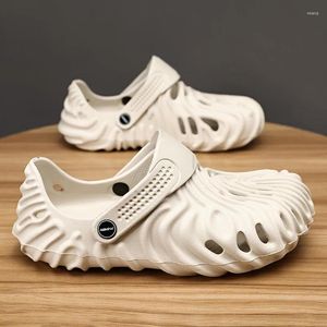 Sandales élégantes de la pression Men 335 Slippers appropriés intérieurs et extérieurs Trends Sneaker All-Match Fashionnally Simple 62