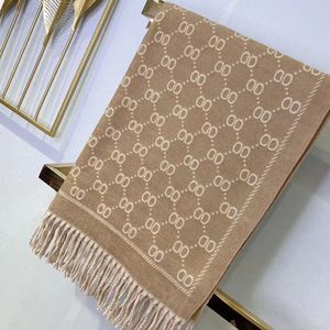 Élégant Femmes Écharpe En Cachemire Classique Pleine Lettre Écharpe De Designer Doux Lisse Chaud Wraps Avec Étiquette Automne Hiver Écharpes Long Châle Cadeau Must-Have 6 Couleur 180X70CM