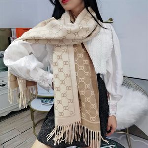 Stijlvolle vrouwen kasjmier sjaal Volledige brief bedrukte sjaals zachte touch warme wraps met tags herfst winter lange sjaals AAA112222