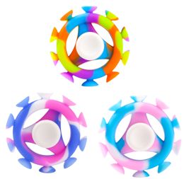 Sucker Darts Fidget 2 en 1 Tie Dye Spinners Sucer Jouets Fidgets Ensemble Cadeaux de Fête Pop Aspiration Lancer Jeu Sensoriel Stress Jouet Cadeaux d'anniversaire pour Enfants Adultes