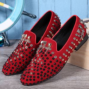 Suede British Red Le cuir punk rivets moles de nuit chaussures de robe de fête de nuit slip sur hommes appartements fumant des pantoufles pers