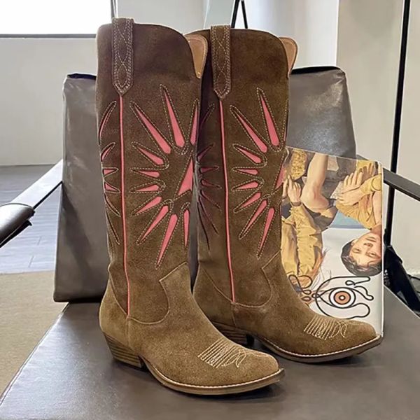 Broderie en daim Western Biker Cowboy Bottes Chunky Talon Mode Rétro Half Boot Tall Barrel Knight Booties Designers de luxe Chaussures pour femmes Chaussures d'usine