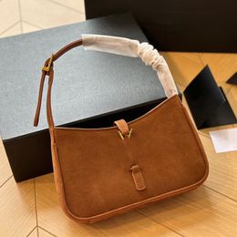 Suede Hobo Bag Vrouwen Onderarm Schoudertas Handtas Okseltas Flap Designer Purse Hobos Totes Bags Make-uptas Echt leer Gouden hardware Gesp Lichte portefeuilles