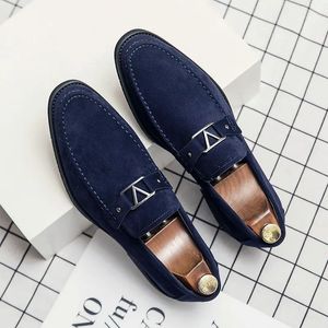 Zapatos Leffer decorativos con hebilla de Metal de gamuza para hombre, cómodos zapatos de tacón bajo, costura, informales, de negocios británicos, versátiles 3KC351