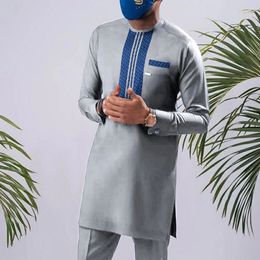 Costume pantalon twopiece et chemise rond coudre couleurs de couleur solide festival de manches courtes style ethnique africain 240412