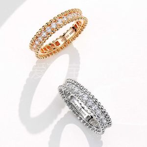 Convient pour un anneau unisexe 925 Femmes à anneau argenté avec un style minimaliste et un sens élevé avec une camionnelle commune