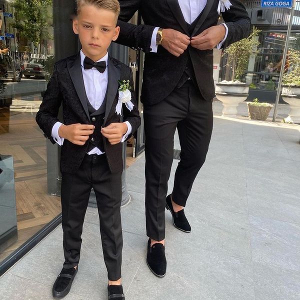 Trajes 2023 Primavera Otoño Traje formal para niños Niños Fiesta negra Anfitrión Traje de boda Chaqueta Chaleco Pantalones 3 piezas Ropa al por mayor 230830