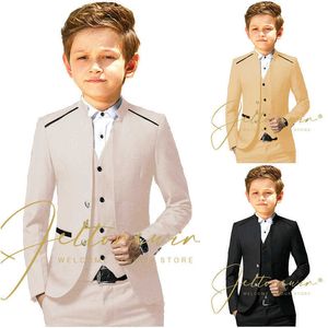 Trajes Traje de niño beige Ropa formal Cuello alto Ropa de niños para boda Fiesta de esmoquin Traje de niños Conjunto de chaqueta de niño Chaqueta + Pantalones + ChalecoHKD230704