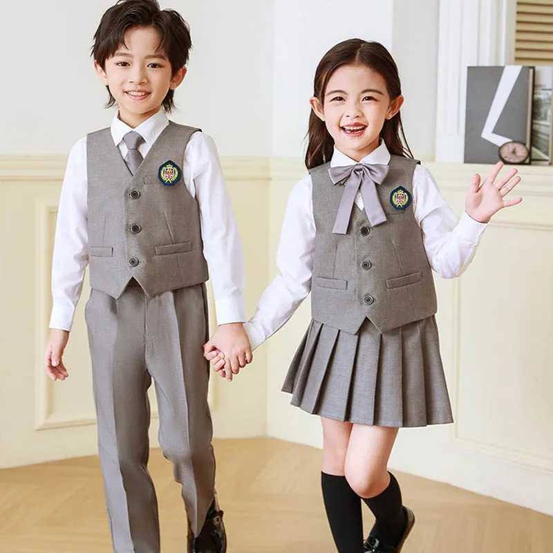 Pakken jongensmeisjes Kindergarten Foto Pak Kleding Kleding Set Kids Vest Shirt Pants/Rok Tie Badge 5ps Wedding Jurk